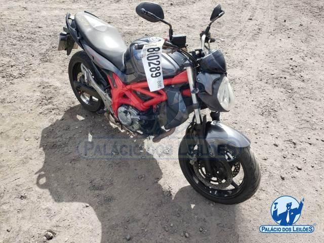 LOTE 19 SUZUKI GLADIUS 650 2015/2016 