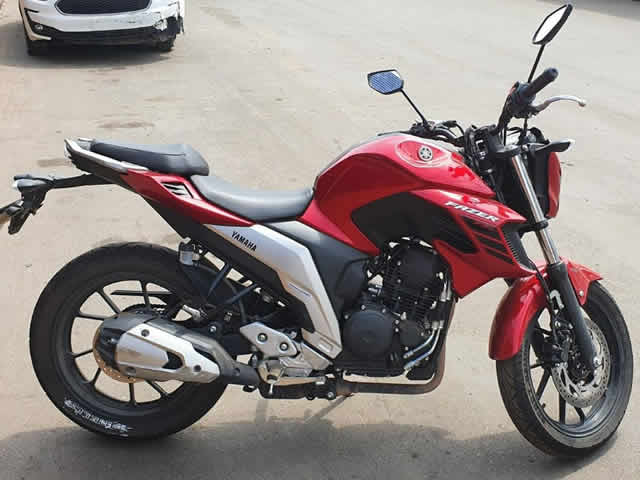 LOTE 40 YAMAHA/FZ25 FAZER